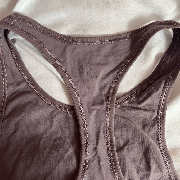 Lululemon racer back workout tank size US2 - Picture 3 of 4